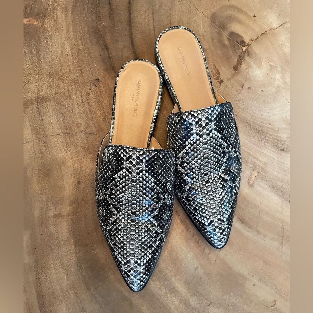 Banana Republic Snakeskin Mules - Size 8